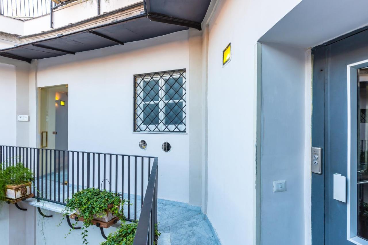 Dimora Doria D'Angri Bed & Breakfast Napoli Dış mekan fotoğraf